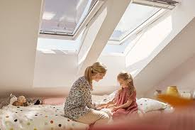 CENTRE PIVOT ROOF WINDOW - VELUX GGL MK06 2070 780MM X 1180MM (WHITE)